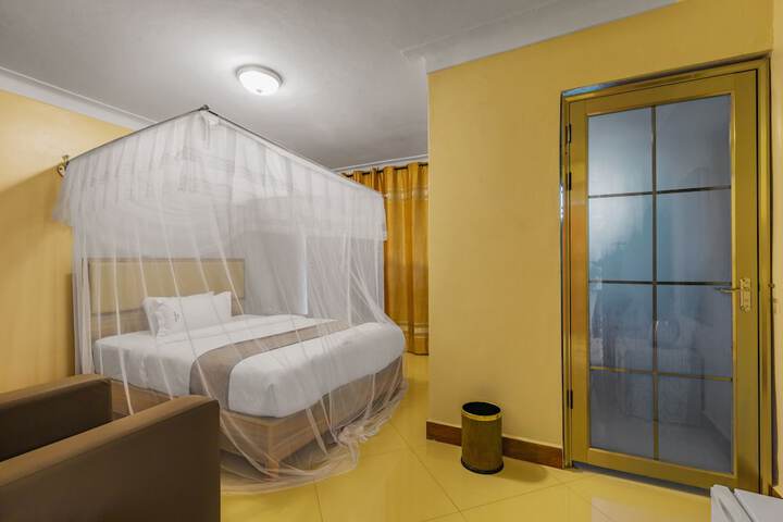 Room 11 of 25