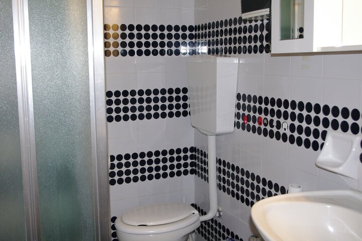 Room 16 of 22