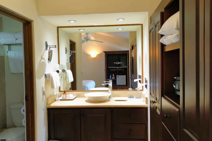 Room 33 of 103