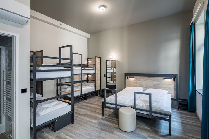 Room 13 of 46