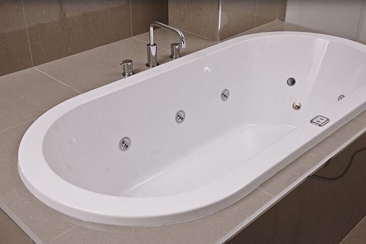 Hot Tub 34 of 48