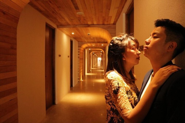Ballroom/Hall 87 of 100