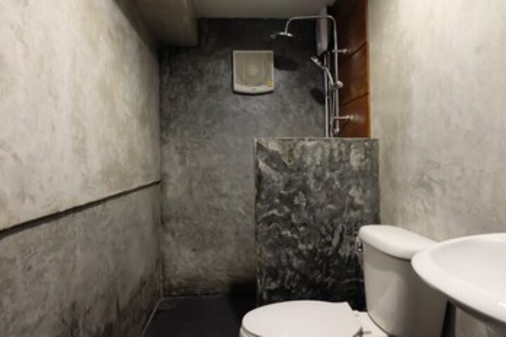 Room 5 of 23