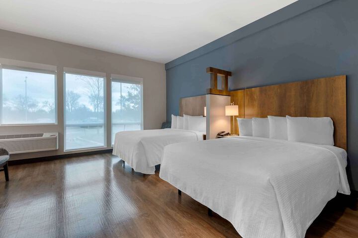 Standard Studio 1 Queen Bed (4 of 14)