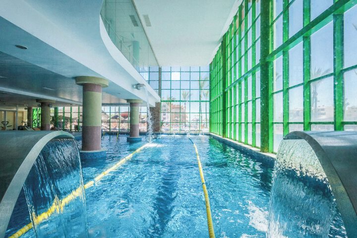 Hotel Pool
