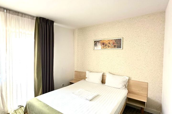 Room 15 of 34