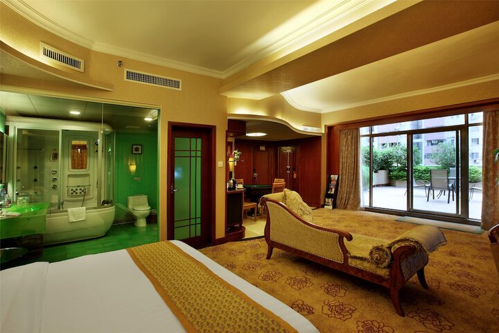 Room 26 of 45