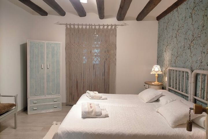 Room 4 of 46