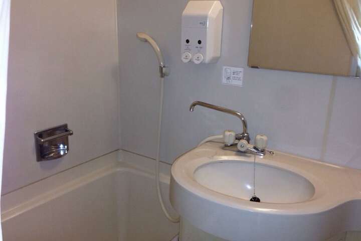 Room 12 of 22