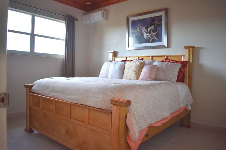 Room 2 of 83