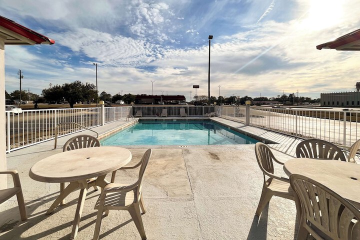 Pool Hotel