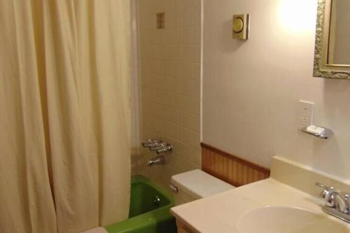 Room 261 of 324
