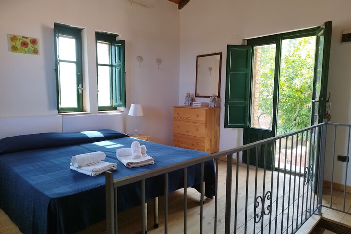Room 8 of 28