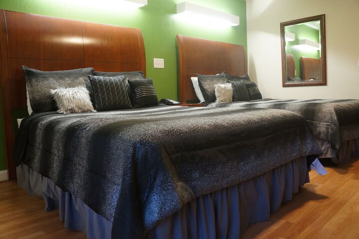 Single Room 1 King Bed (14 of 36)