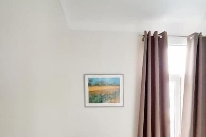 Room 13 of 28