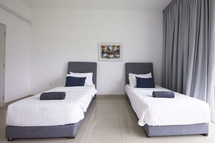 Room 57 of 173