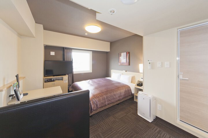 Room 8 of 37