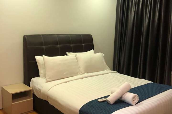 Room 28 of 159
