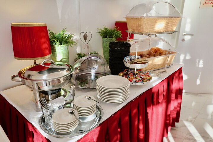 Breakfast/Coffee Service 39 of 60