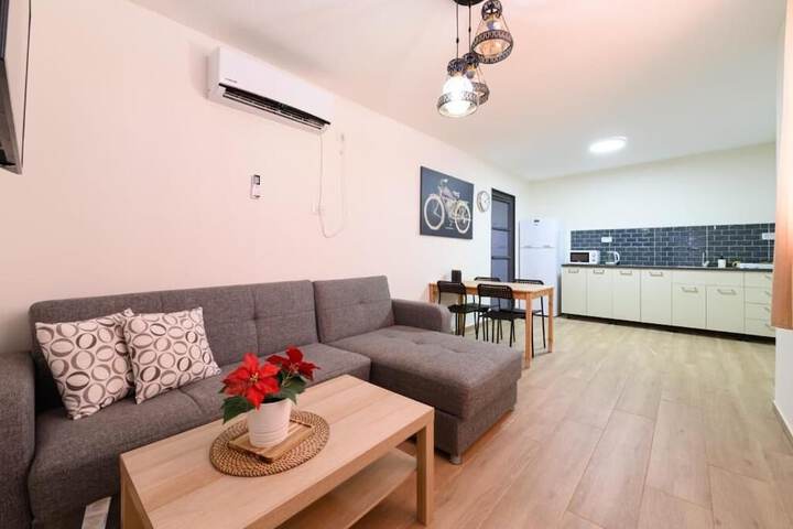 Room 4 of 6