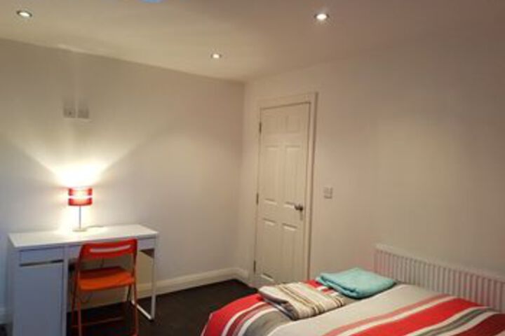 Room 7 of 11