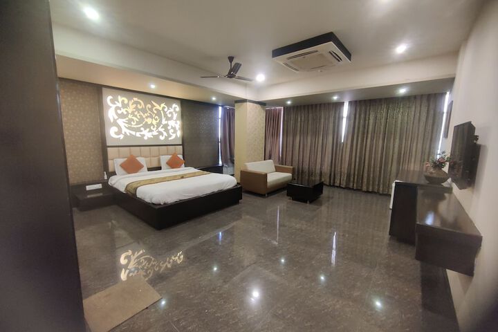 Room 10 of 15