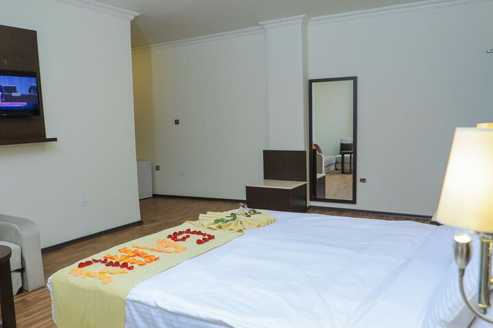 Room 25 of 88