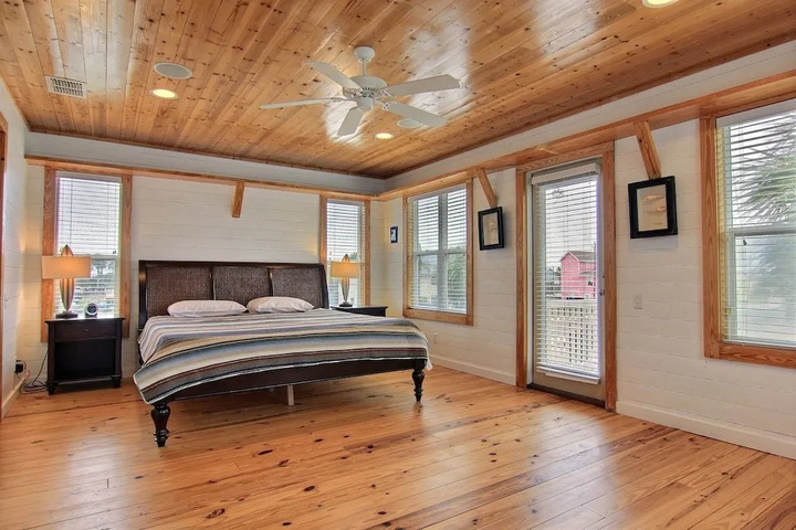 Room 4 of 30