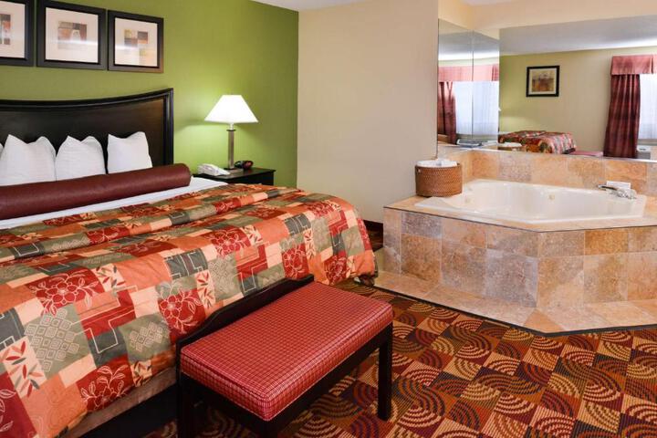 Accessible Suite King Bed Mobility Accessible Bathtub Full Breakfast (1 of 11)
