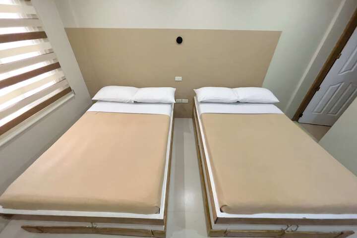 Room 6 of 72