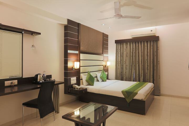 Room 12 of 66