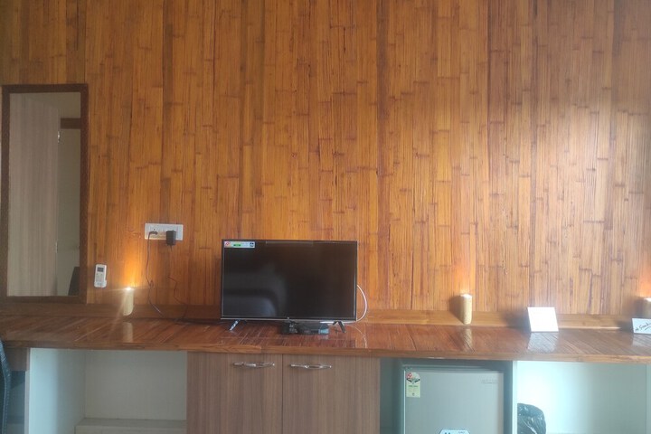 Room 6 of 50