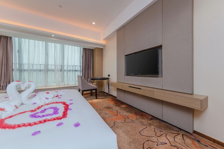 Room 34 of 83