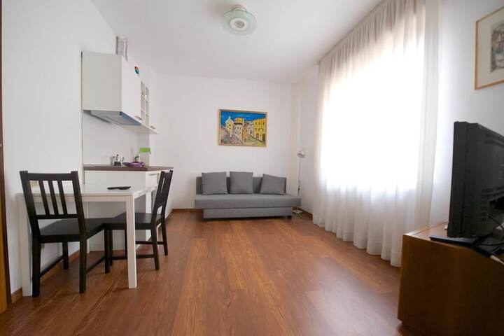 Room 10 of 22