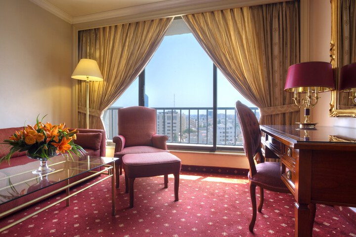Room 18 of 75