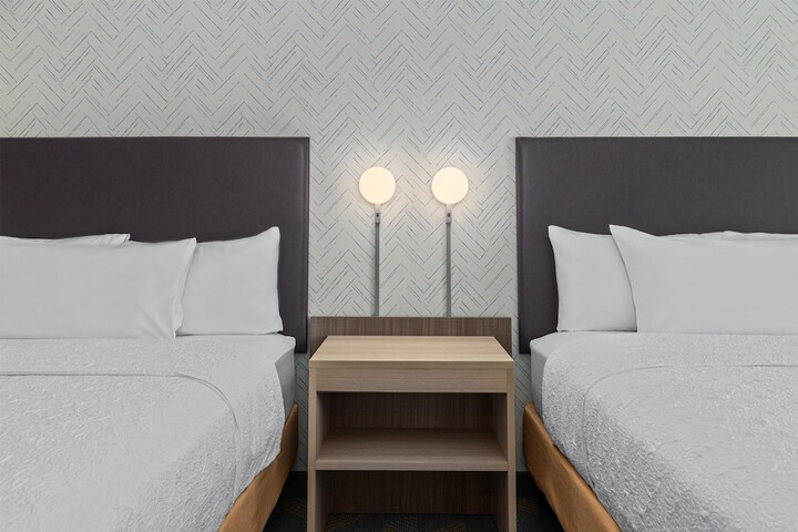 Room 16 of 43