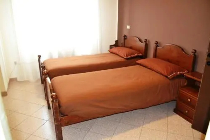 Room 2 of 7