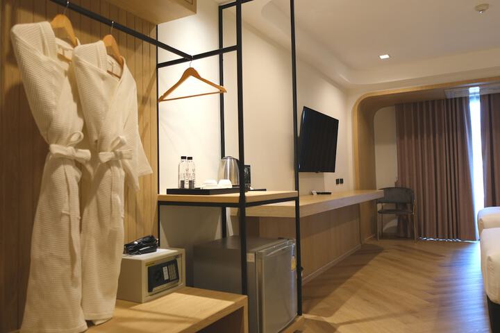 Room 6 of 31