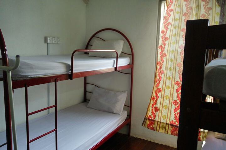 Room 22 of 132