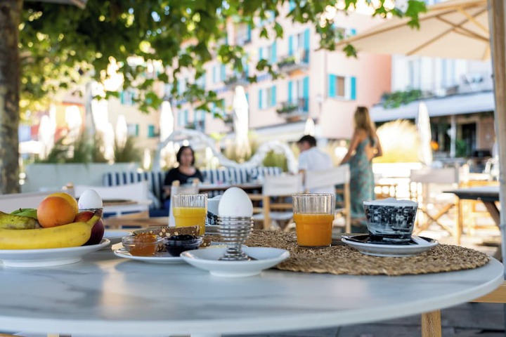 Breakfast/Coffee Service 101 of 129