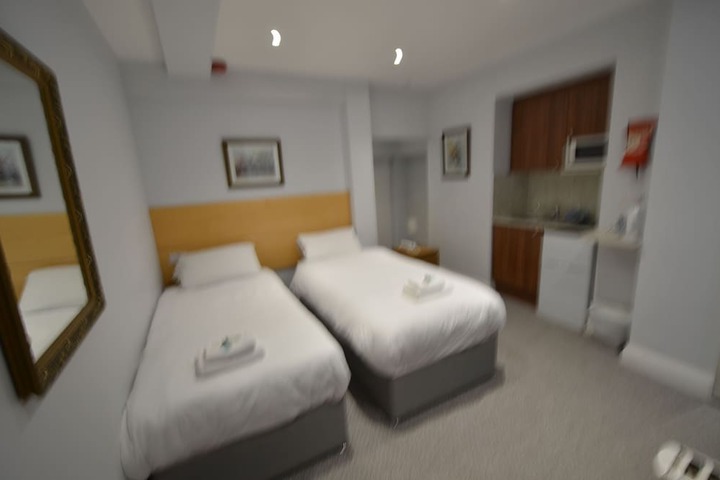 Room 57 of 371