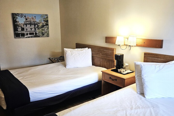 Room 6 of 29