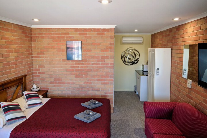 Room 15 of 74