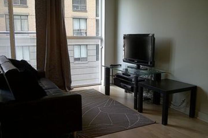 Room 8 of 17
