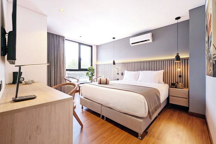 Room 4 of 32