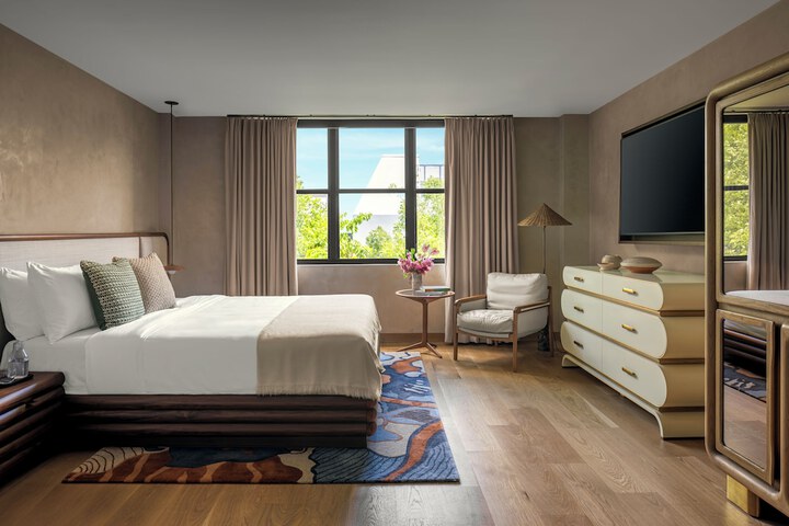 Room 3 of 35