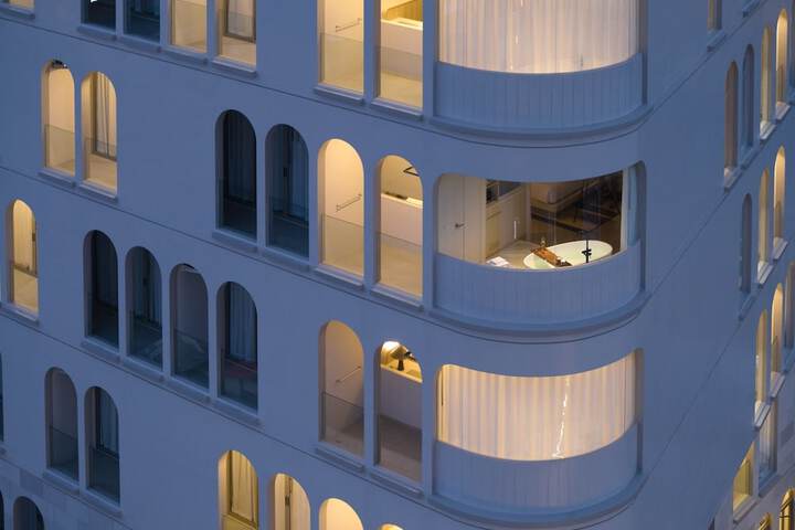 Hotel 90 of 101
