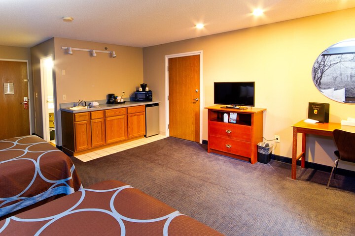 Room 3 of 36
