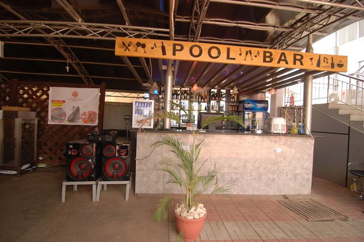 Pool 73 of 99