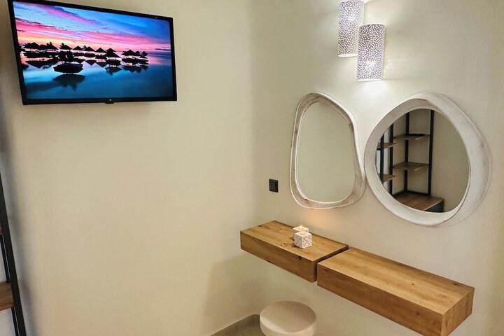 Room 13 of 45